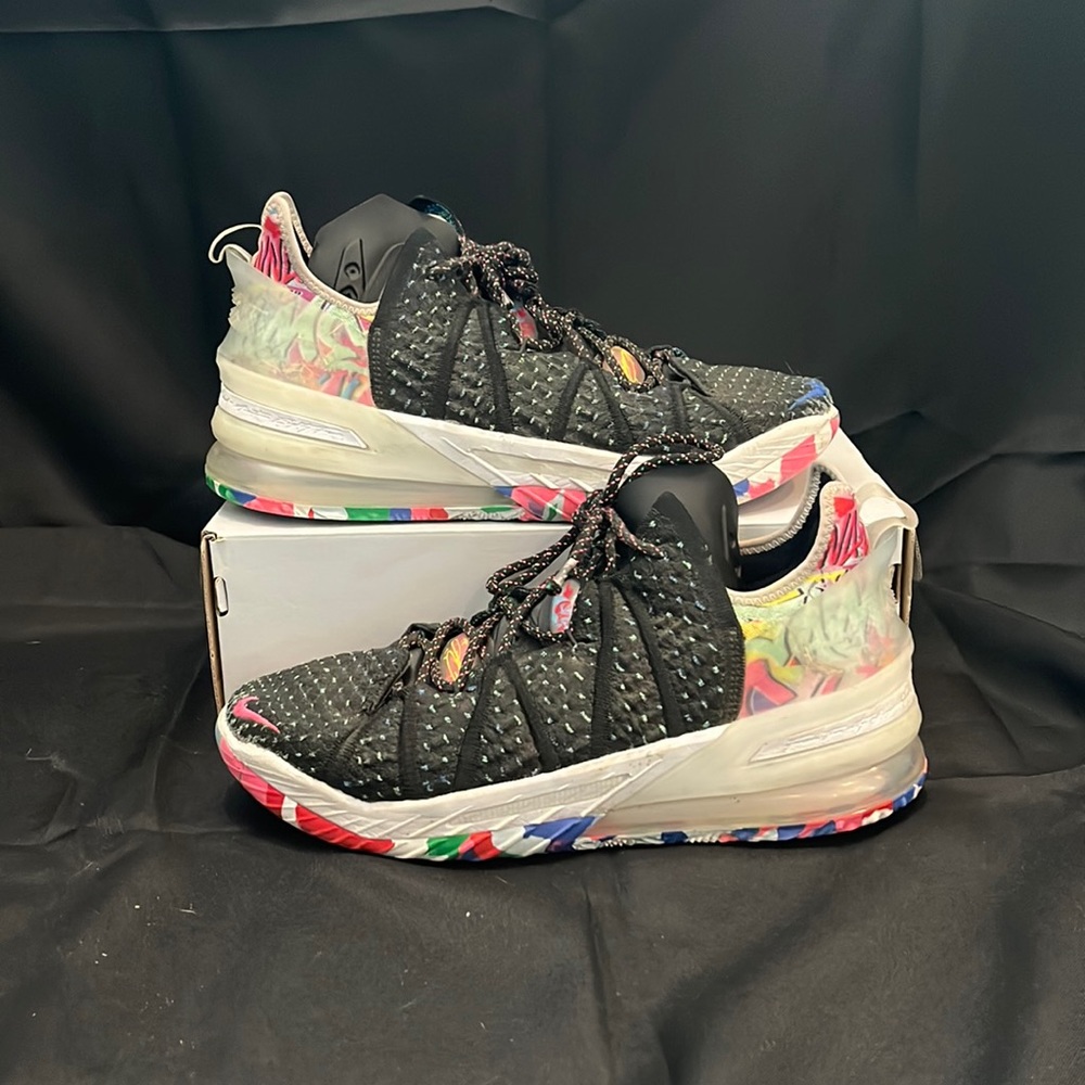 Men’s Nike Lebron 18 Multicolor Basketball Shoes (Size 10.5)